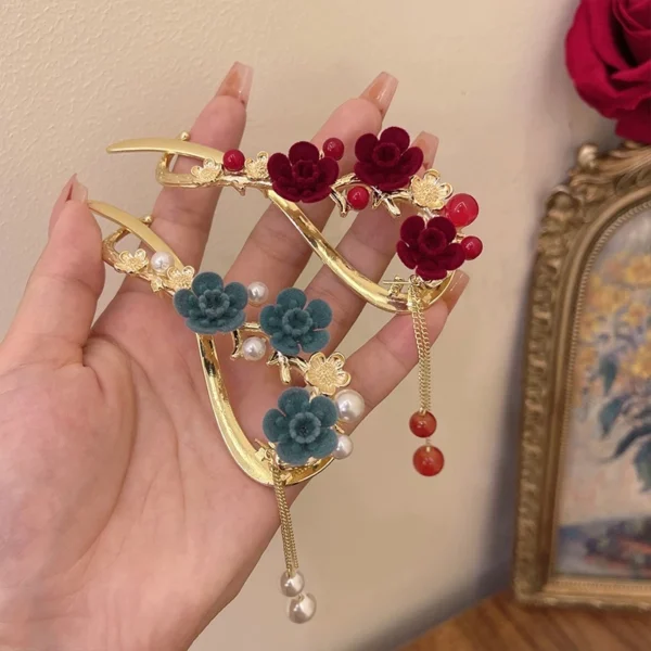 064219aff755644a785ae81a6a3f9a02.webp Super Fairy Exquisite Plum Blossom Tassel One-Word Clip Rose Flower Twist Hair Female Back Head Plate H