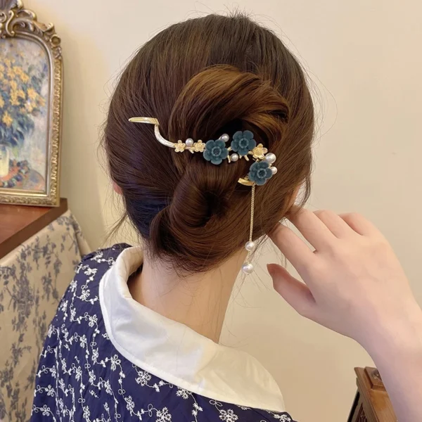 4250024c0c78aef5eefdc977c6d12555.webp Super Fairy Exquisite Plum Blossom Tassel One-Word Clip Rose Flower Twist Hair Female Back Head Plate H