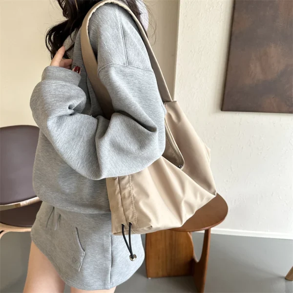 cn-11134301-7r98o-lp0ijp4uh84cbd.webp Fashion Solid Color Large Capacity All-Match Tote Bag Shoulder Commuter Bag